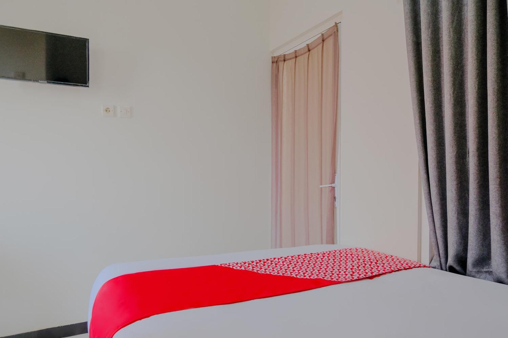 Oyo 2376 Tiara Family Residence Batu  Exteriér fotografie