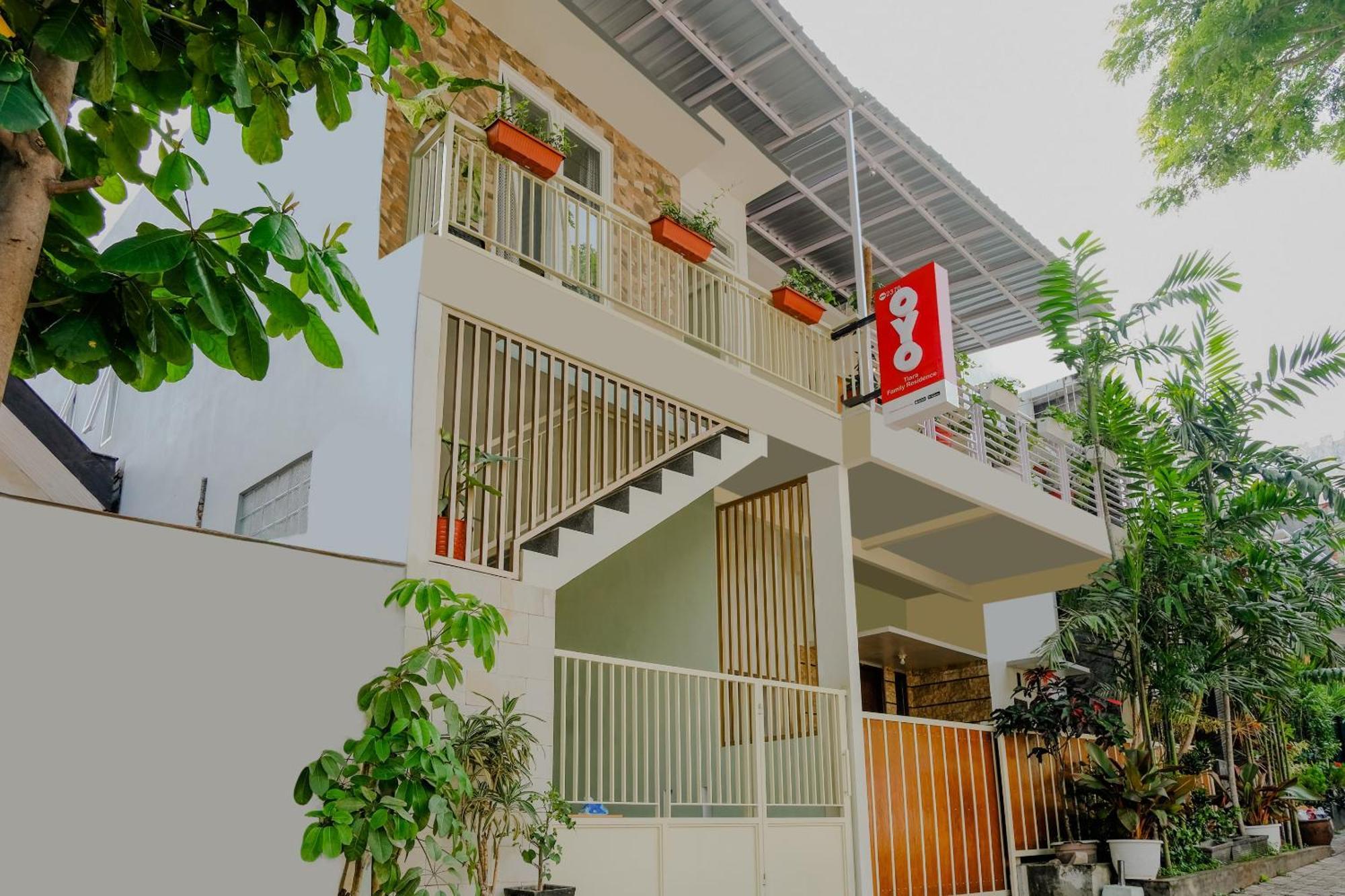 Oyo 2376 Tiara Family Residence Batu  Exteriér fotografie